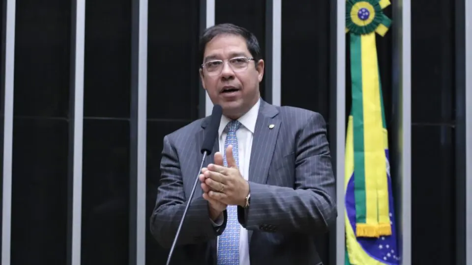 Altineu Côrtes