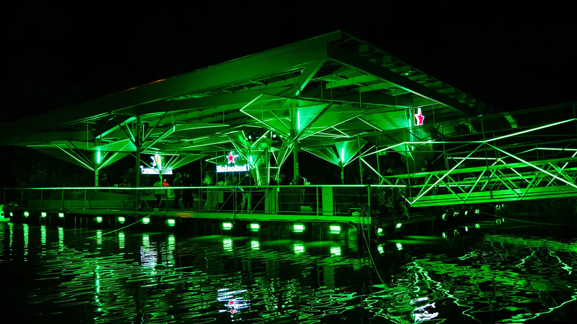 O Floating Bar de Curitiba também terá um legado sustentável, com parte do lucro arrecadado revertido para o desenvolvimento de soluções urbanas sustentáveis.