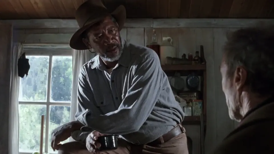 Em "Os Imperdoáveis", de Clint Eastwood, Freeman interpreta Ned, que não pretende voltar a ser um assassino