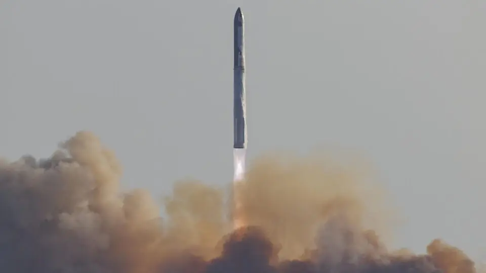 Trump acompanha ao lado de Musk lançamento de foguete da SpaceX