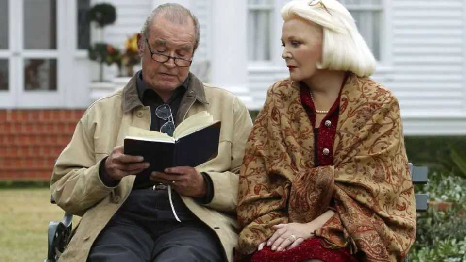 James Garner e Gena Rowlands interpretam as versões experientes de Noah e Allie
