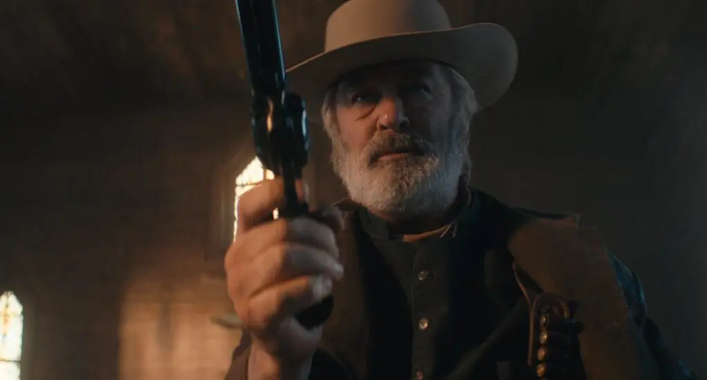 Cena de "Rust", com Alec Baldwin: tragédia nos bastidores chocou a indústria do cinema.