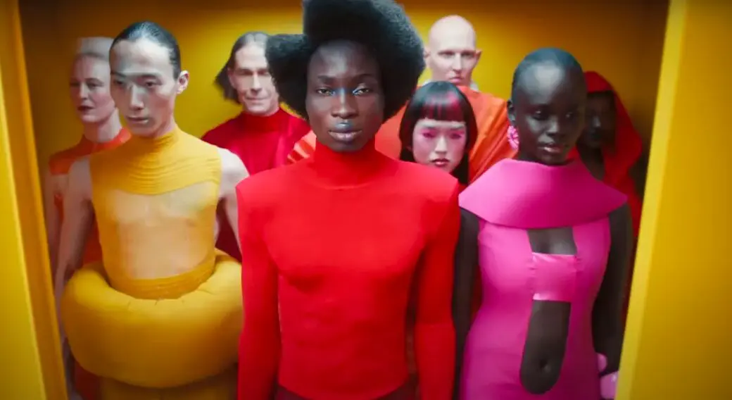 Nova campanha da Jaguar: personagens sem identificação com o público fiel da marca.