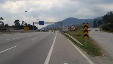 Qual é o estado com o melhor índice de rodovias em ótimas condições do país e os fatores que levam a esse resultado.