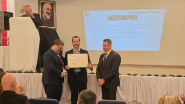 Gazeta do Povo é homenageada pela Casa dos Pobres São João Batista.