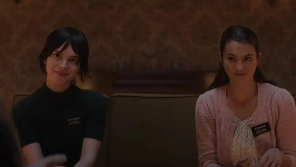 Sophie Tatcher e Chloe East, que cresceram como mórmons
