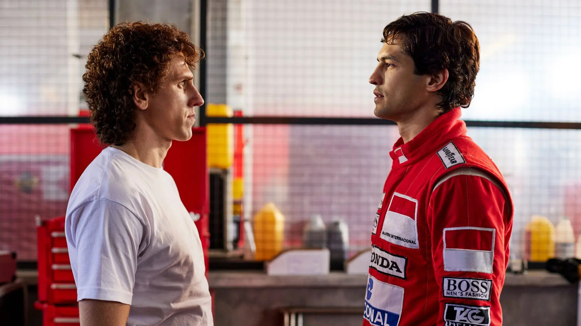 Disputa entre Alain Prost e Ayrton Senna está retratada no seriado da Netflix