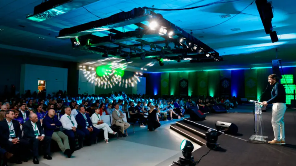 Com o tema “Inspirando Pessoas, Colecionando Resultados”, o Congresso reuniu palestrantes que abordaram temáticas sobre gestão, inovação, liderança, empreendedorismo e sustentabilidade.