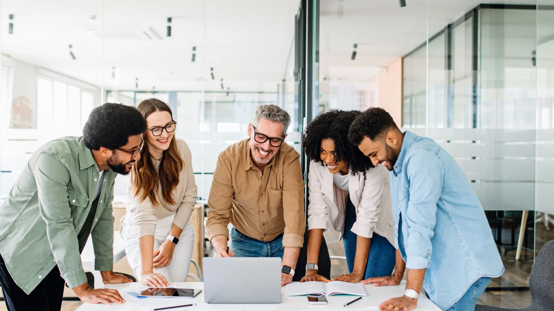 Inteligência coletiva envolve combinar o conhecimento de diferentes pessoas com tecnologias inovadoras