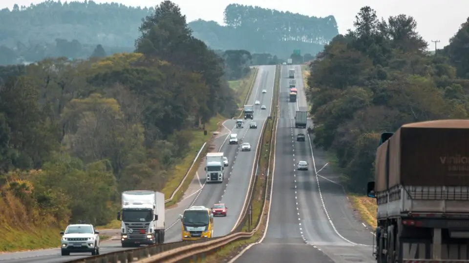 BR-376 é uma via importante para a produção agrícola do Mato Grosso do Sul e do Paraná.