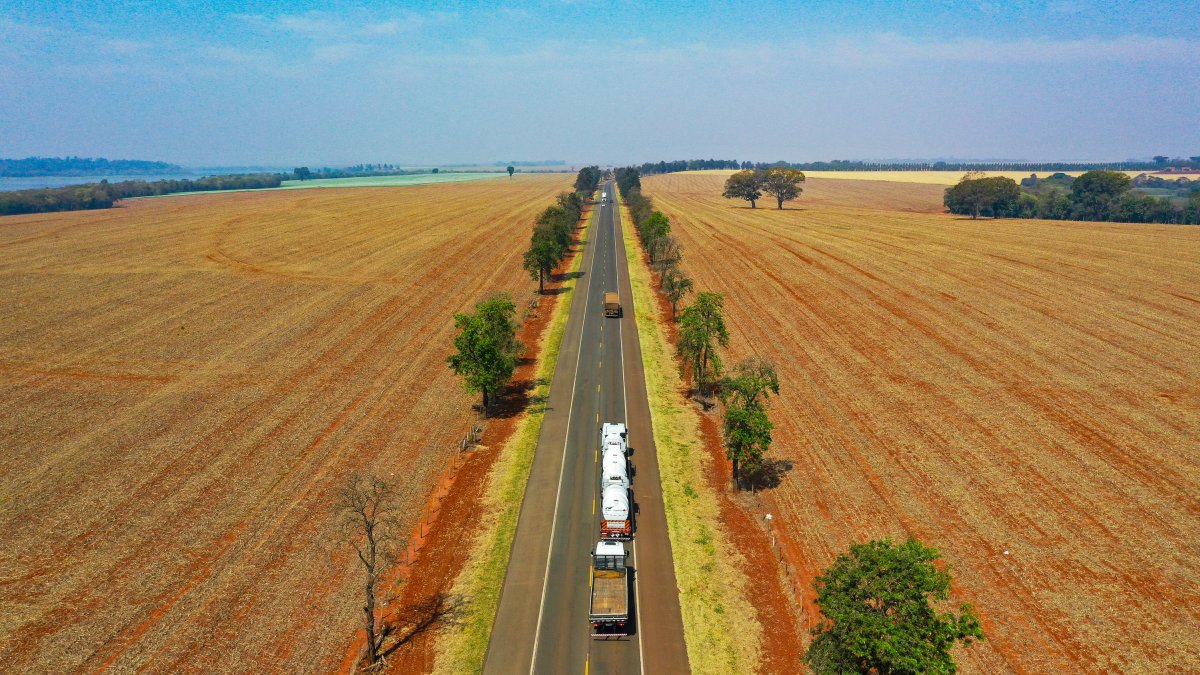 PR-323, entre Londrina e divisa com São Paulo, também será duplicada.