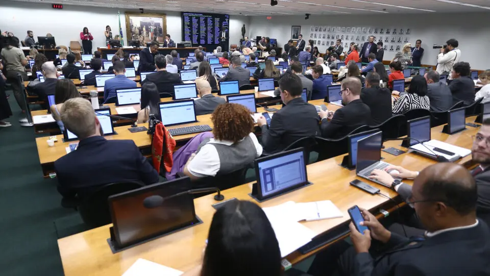 Sucessão da CCJ pode travar pautas conservadoras