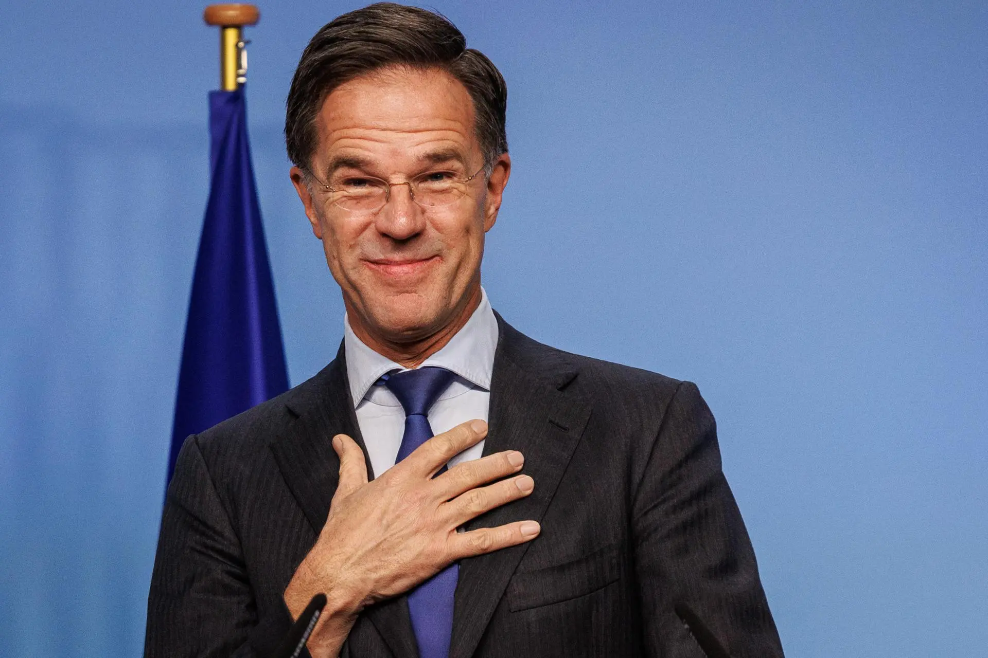 De olho em Trump, Otan pede que membros aumentem gastos com defesa