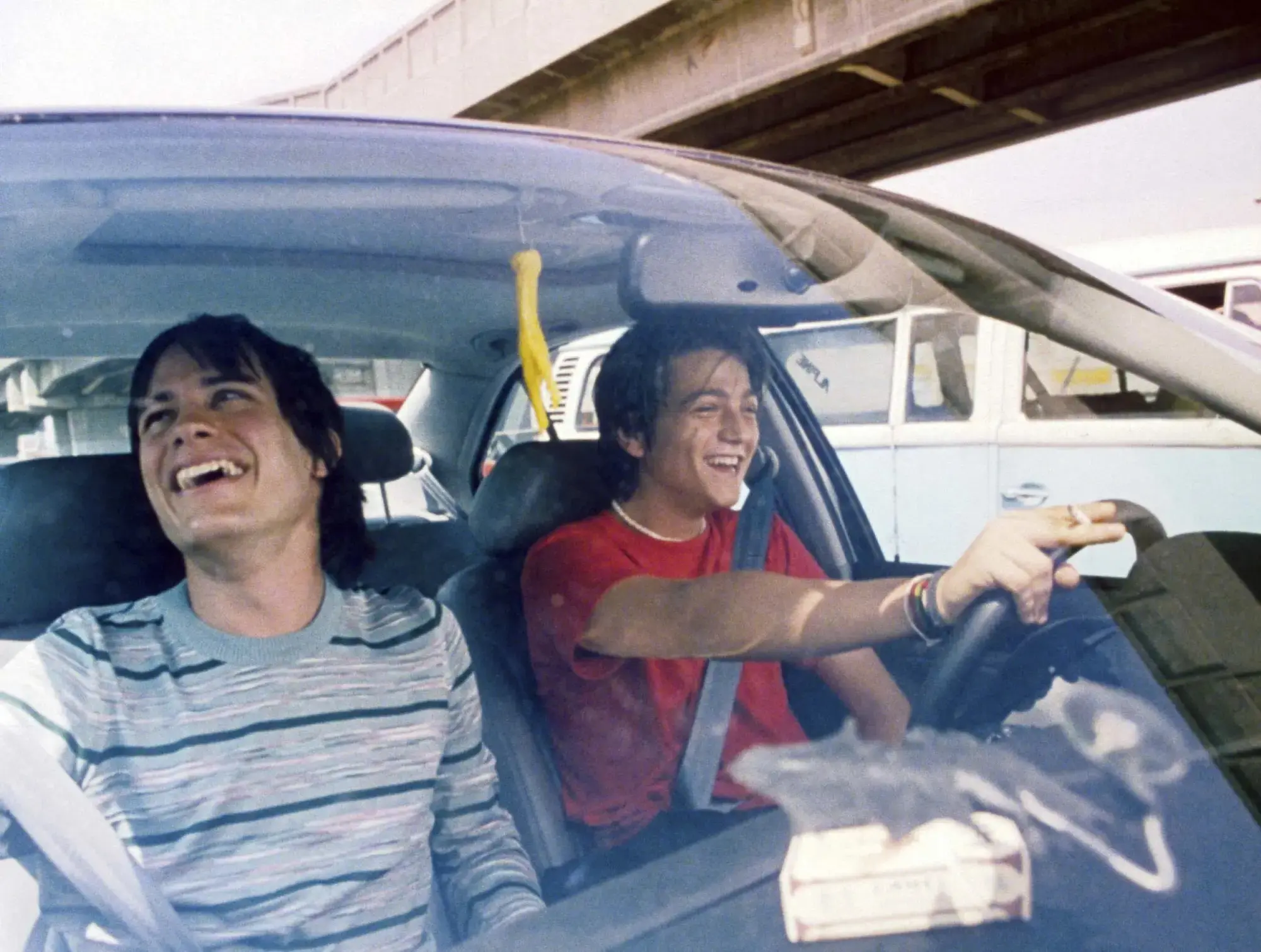 Gael García Bernal e Diego Luna no filme que revelou a dupla, "E sua Mãe Também"