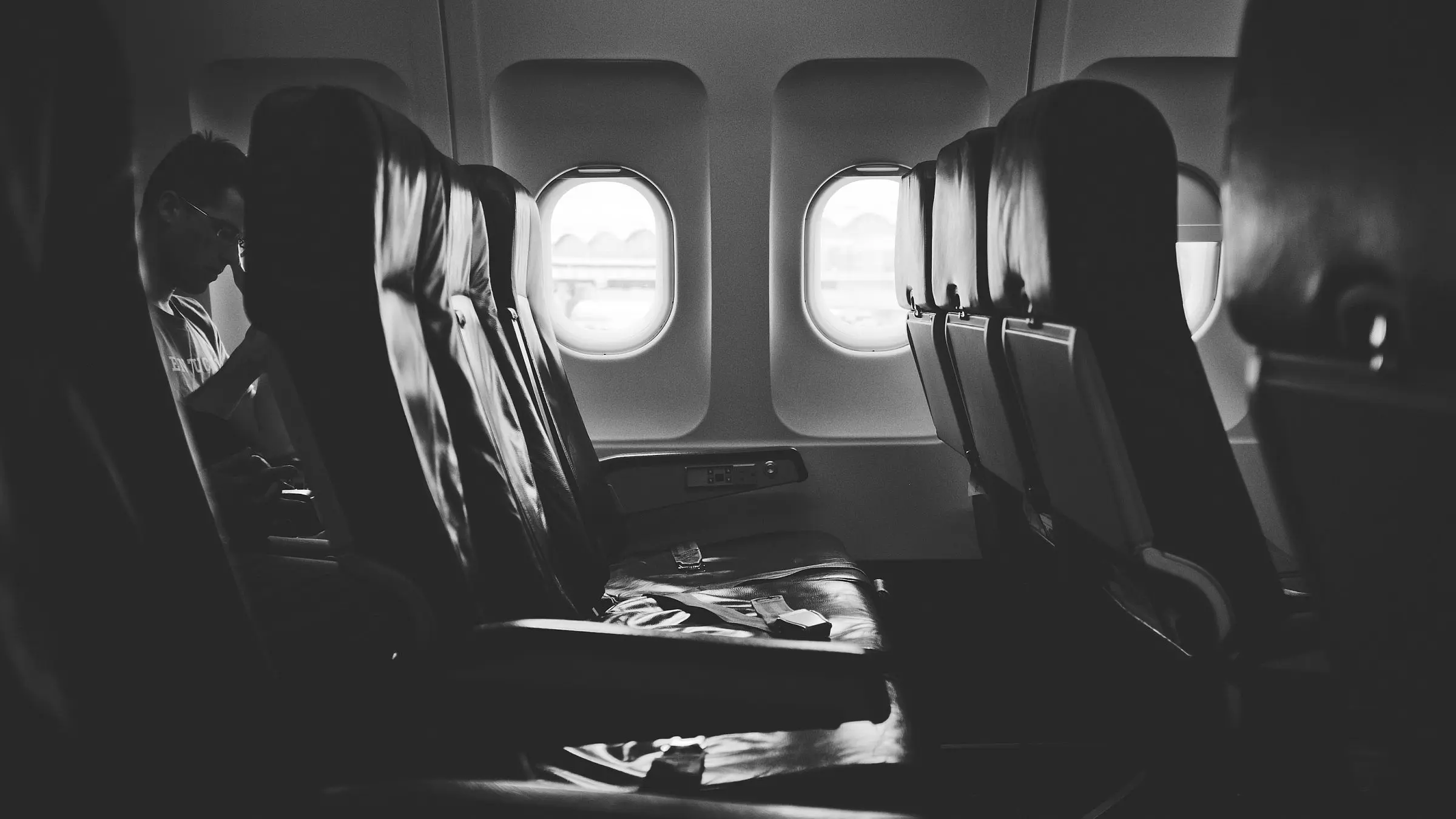 Caso de Jeniffer Castro poltrona da janela