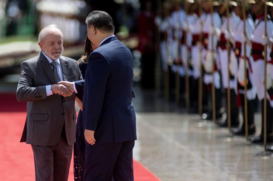 Na guerra comercial EUA-China, melhor para o Brasil é ficar de fora