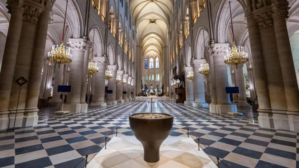 Pia batismal da Catedral de Notre Dame