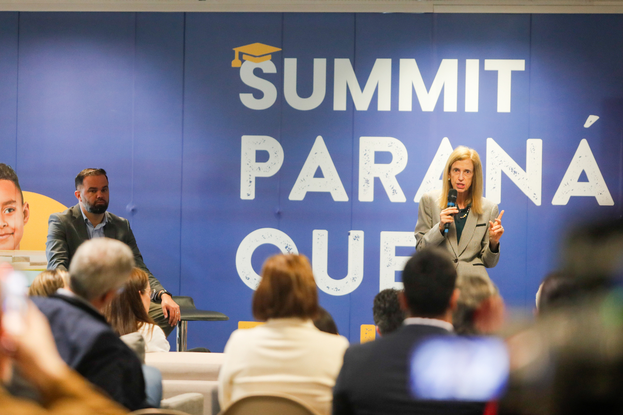 Summit &#8220;Paraná que educa&#8221;, promovido pela Gazeta do Povo e pelo governo estadual, abordou o uso de tecnologias para o ensino.