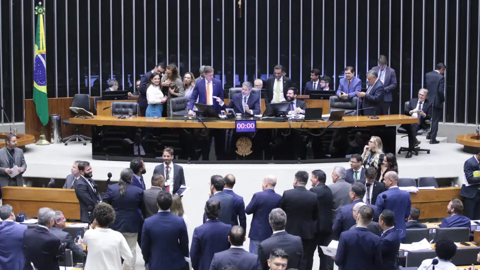 Câmara aprova pacote de segurança com cadastro de facções