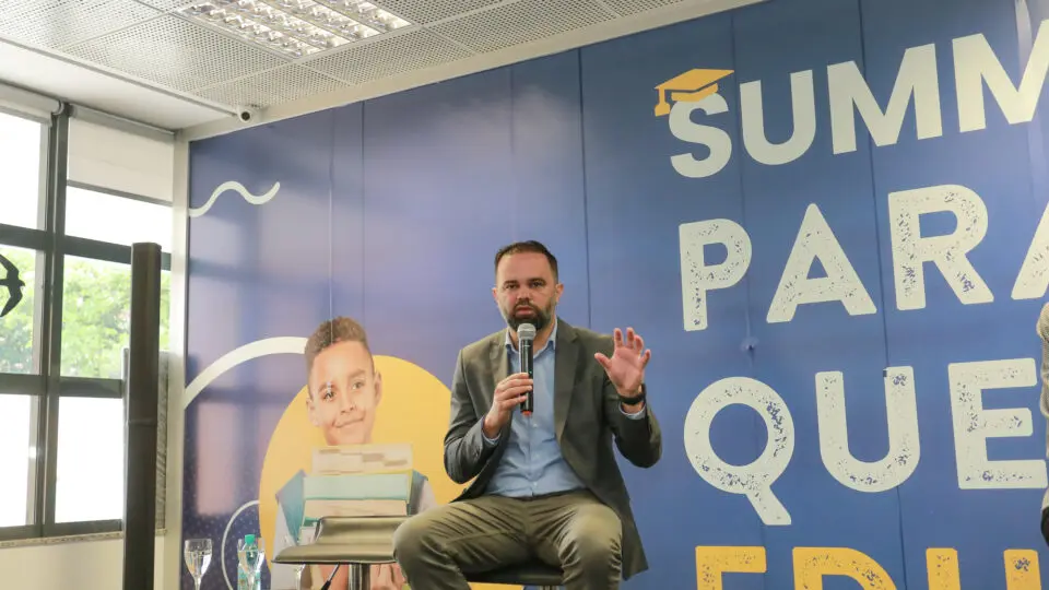 O secretário da Educação do Paraná, Roni Miranda, no summit "Paraná que educa"