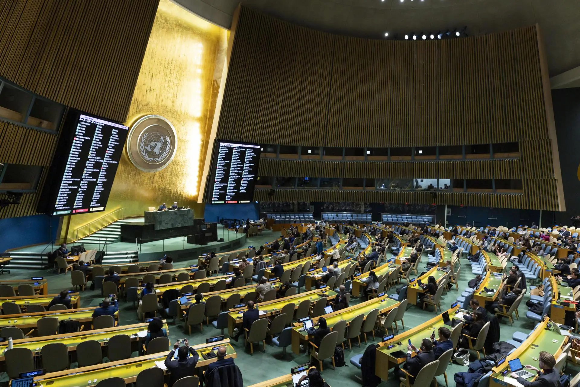 Sem apoio de Argentina e EUA, Assembleia-Geral da ONU aprova nova resolução sobre cessar-fogo em Gaza