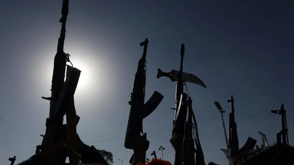 Houthis reivindicam ataque a Tel Aviv; Israel diz ter interceptado míssil do Iêmen