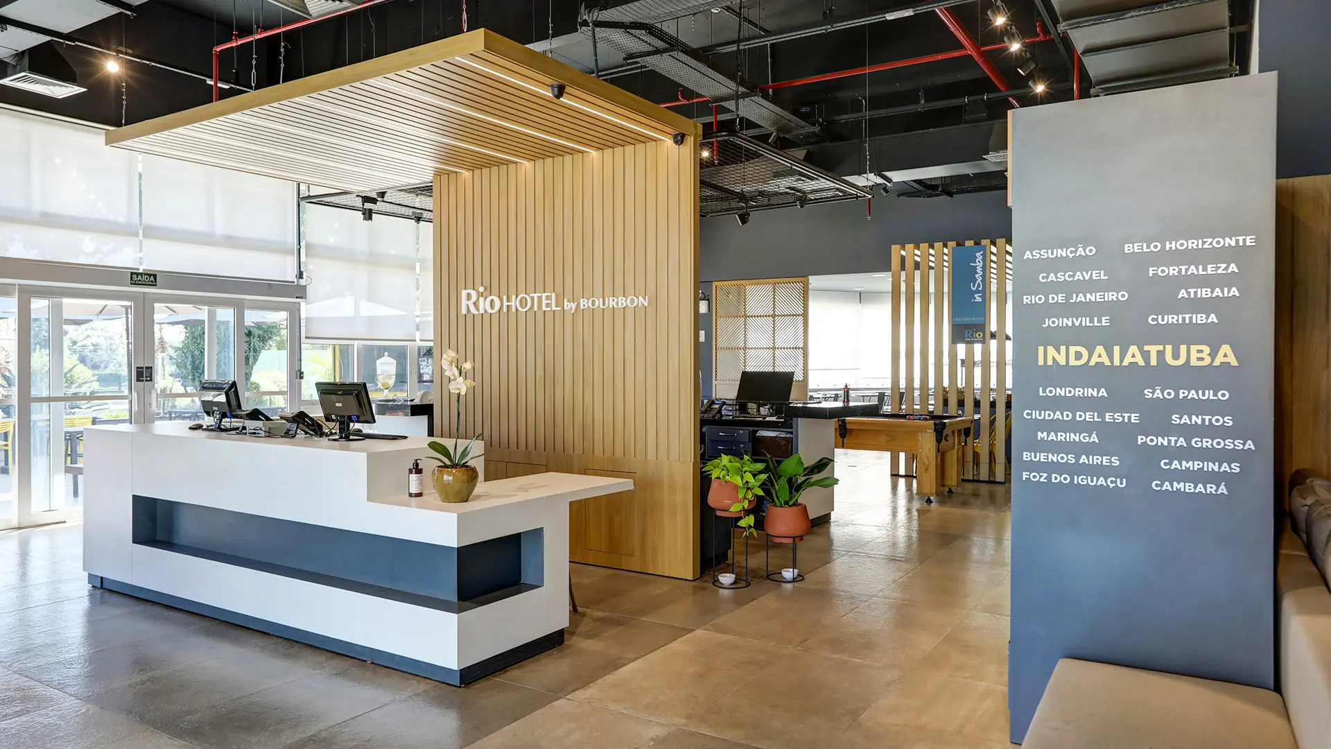 Os hotéis da marca Rio Hotel by Bourbon são reconhecidos por sua estrutura moderna, com serviços que atendem às necessidades dos hóspedes mais exigentes, como salas de reuniões, academias e restaurantes