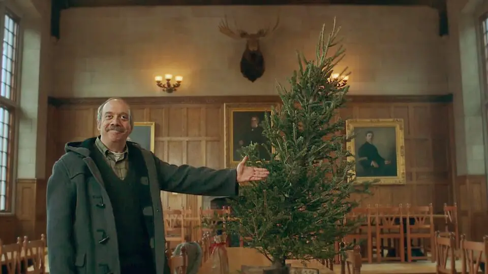 Em "Os Rejeitados", Paul Giamatti faz Paul Hunham, um professor de História solteiro, exigente e rabugento