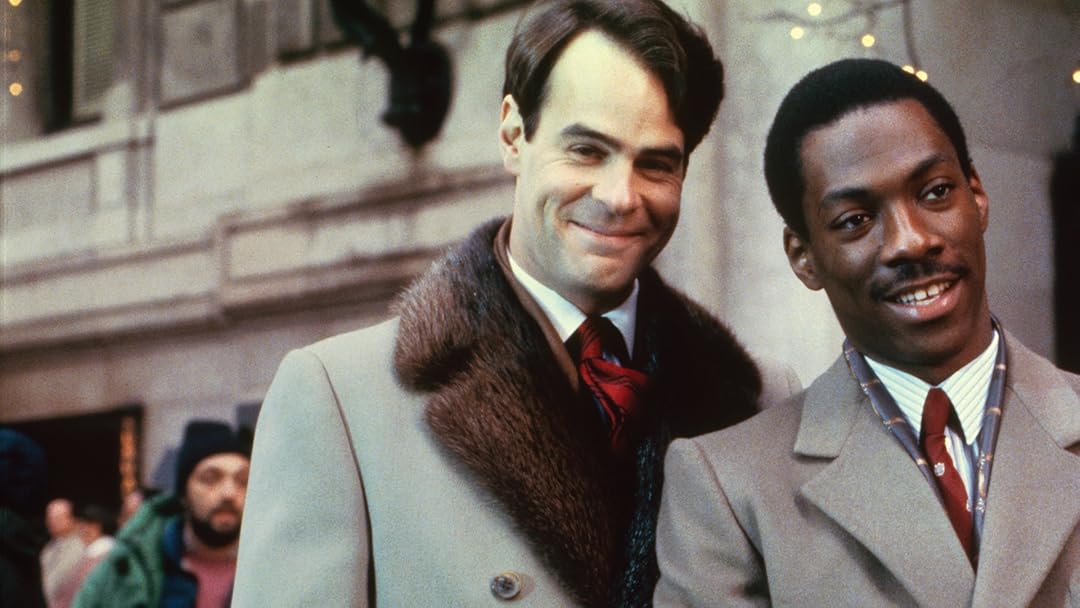 O melhor funcionário da firma vivido por Dan Aykroyd se une ao golpista interpretado por Eddie Murphy em "Trocando as Bolas"