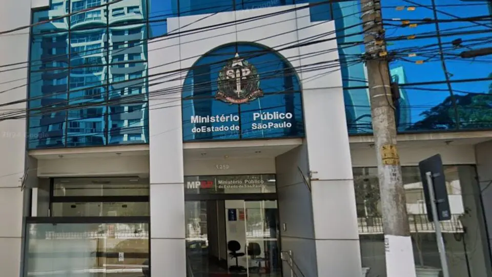 Suspeito conhecido como "pagodeiro do PCC" é alvo de operação do MP que investiga fraude em licitações.