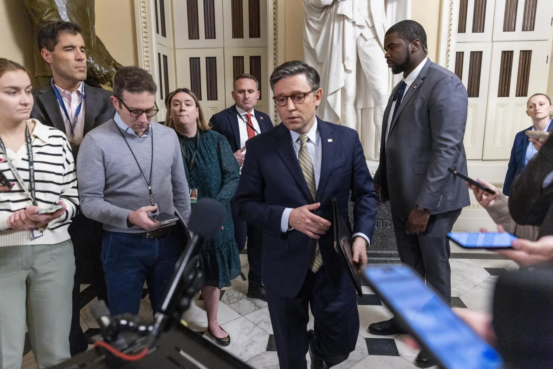 Após impasse, Câmara dos EUA aprova novo orçamento federal e evita paralisação do governo