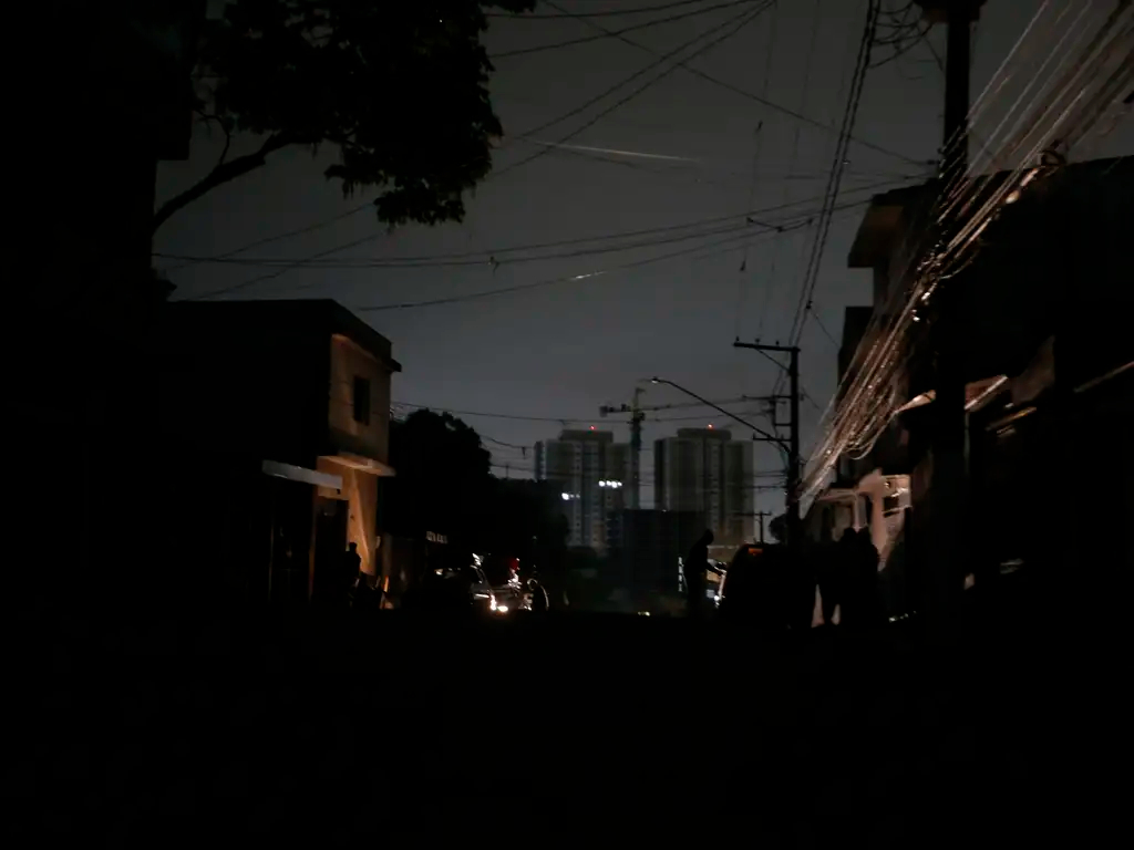 Apagão: Enel é cobrada por tempo de resposta após eventos climáticos desde novembro de 2023