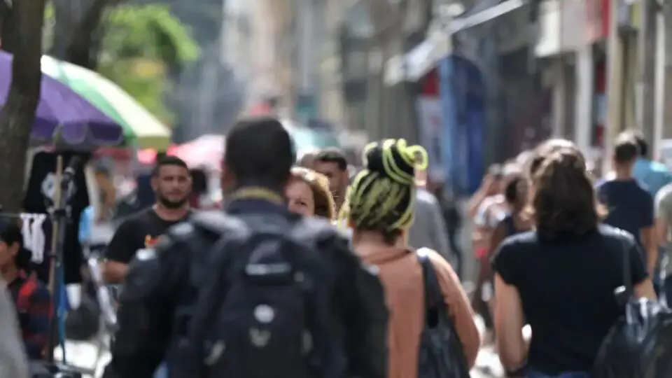 febraban, pesquisa, satisfeito, brasileiro