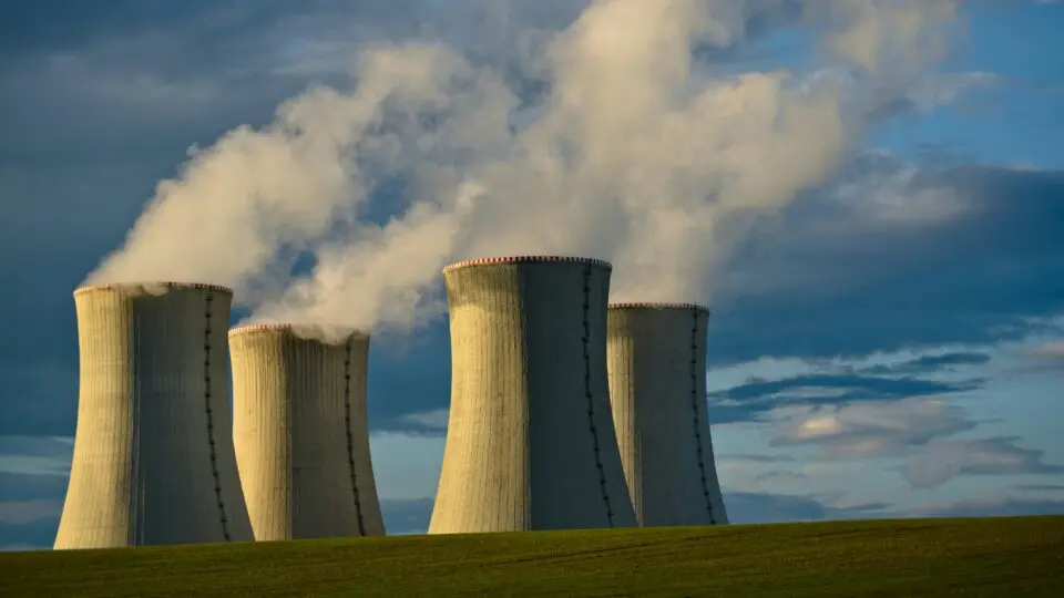 A nova corrida atômica: por que o mundo voltou a apostar na energia nuclear
