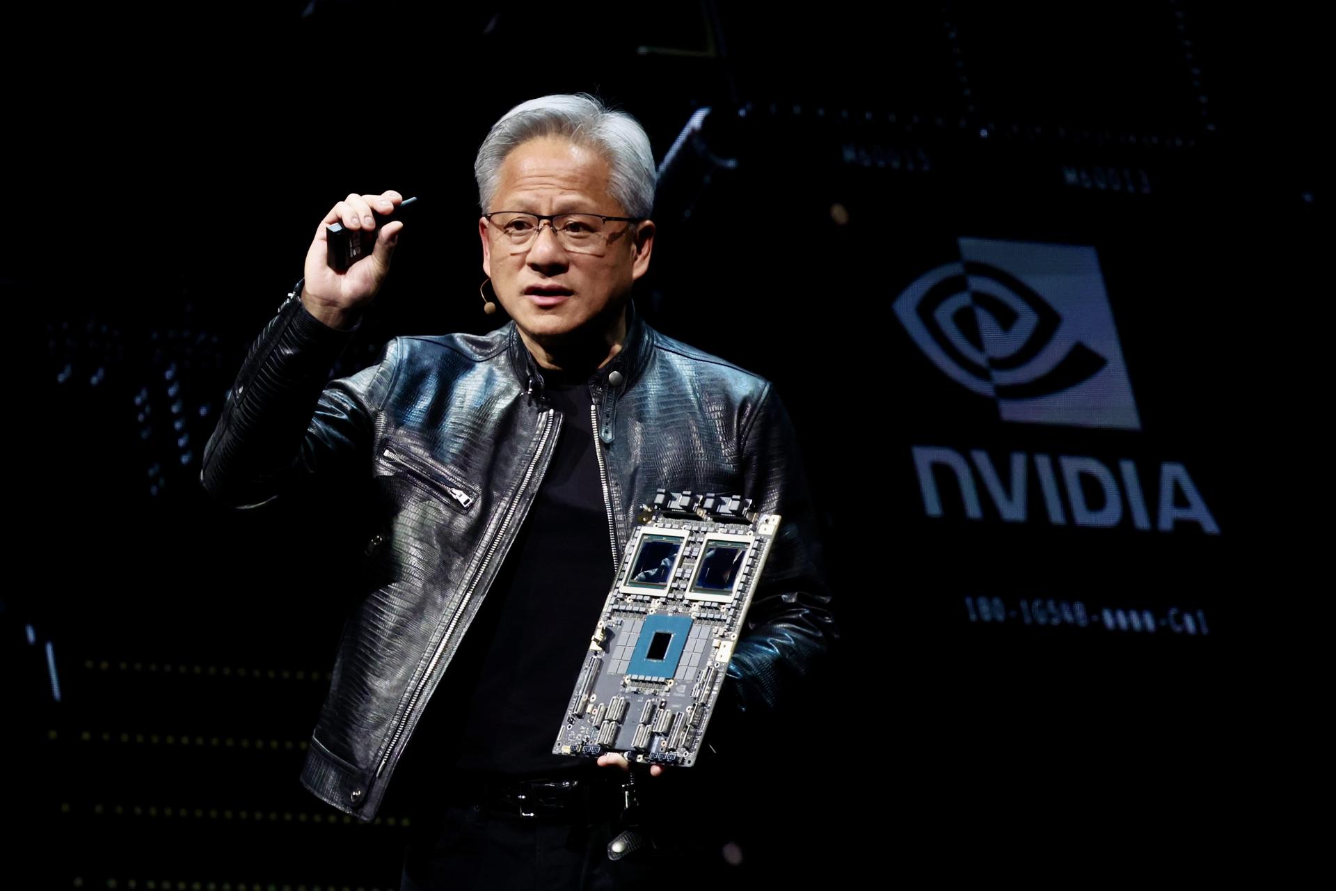O cofundador, presidente e CEO da Nvidia Corporation, Jensen Huang, faz discurso antes da feira COMPUTEX 2024, em Taipei, Taiwan, 02 de junho de 2024.