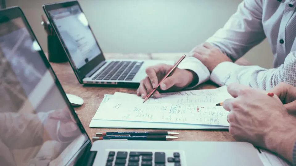 Empresas do Simples Nacional terão que atentar para possíveis aumentos de taxação e perda de competitividade com a reforma tributária