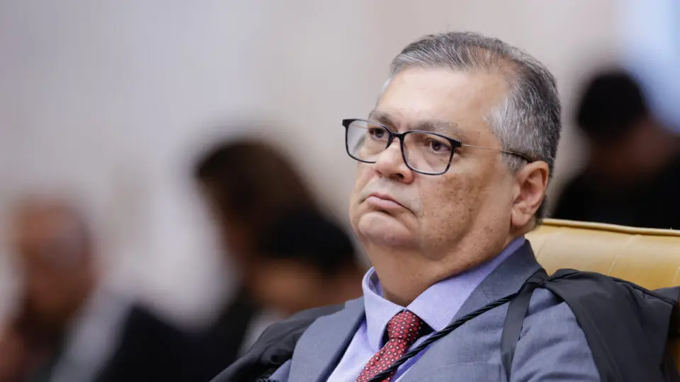 Dino manda AGU comprovar necessidade de emendas para saúde