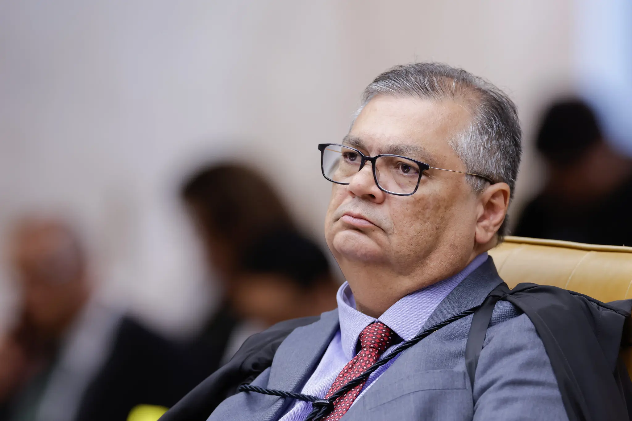 Dino manda AGU comprovar necessidade de emendas para saúde