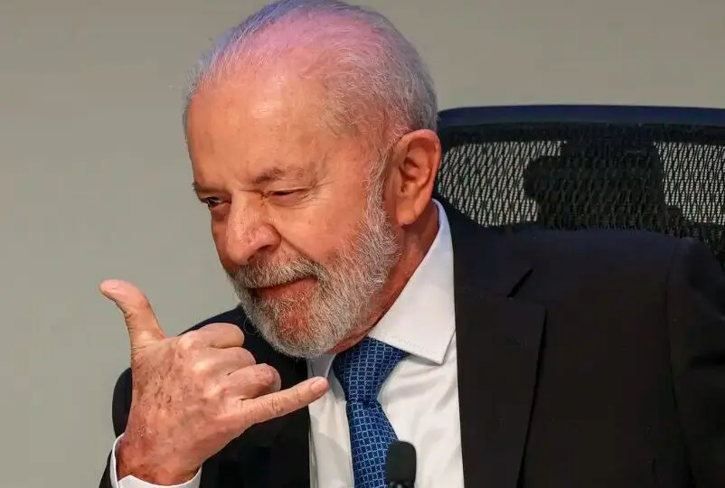 Segundo Lula, obras do Rio São Francisco são vistas da Lua, bem como o “muro da China” (sic).