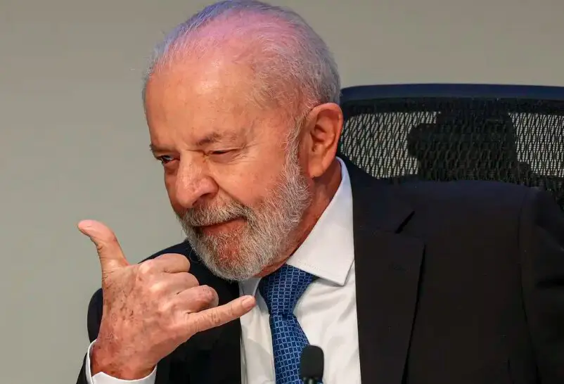 Segundo Lula, obras do Rio São Francisco são vistas da Lua, bem como o “muro da China” (sic).