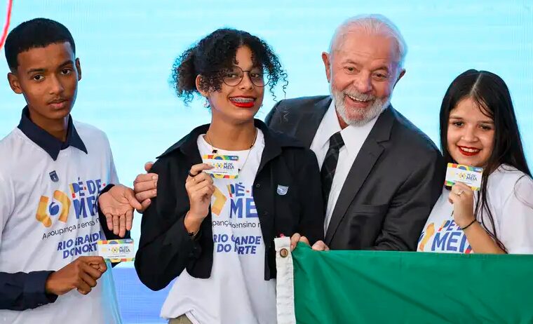 Lula em evento do Pé-de-Meia.