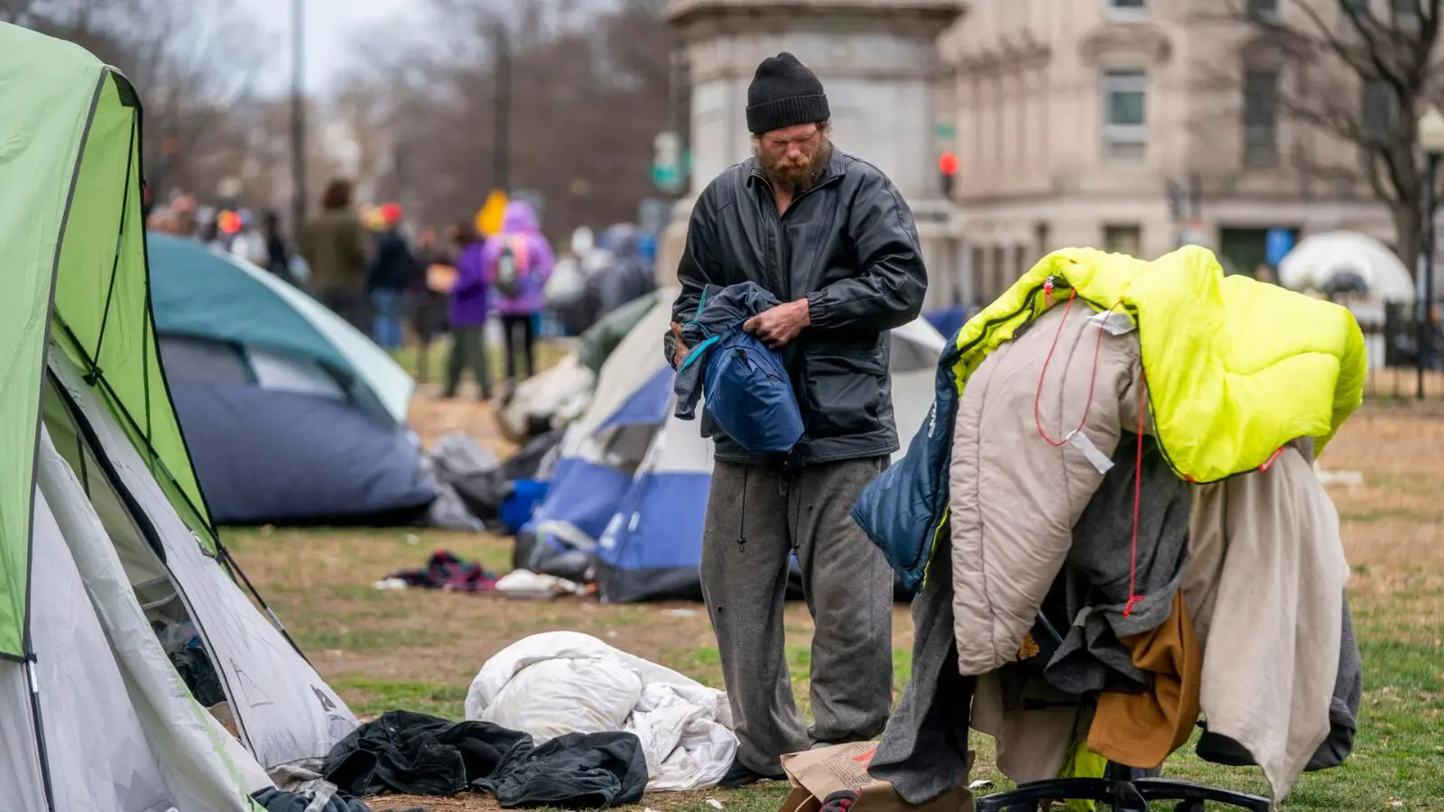 Morador de rua no centro de Washington, a capital americana: decadência definida como "Brazilianization"