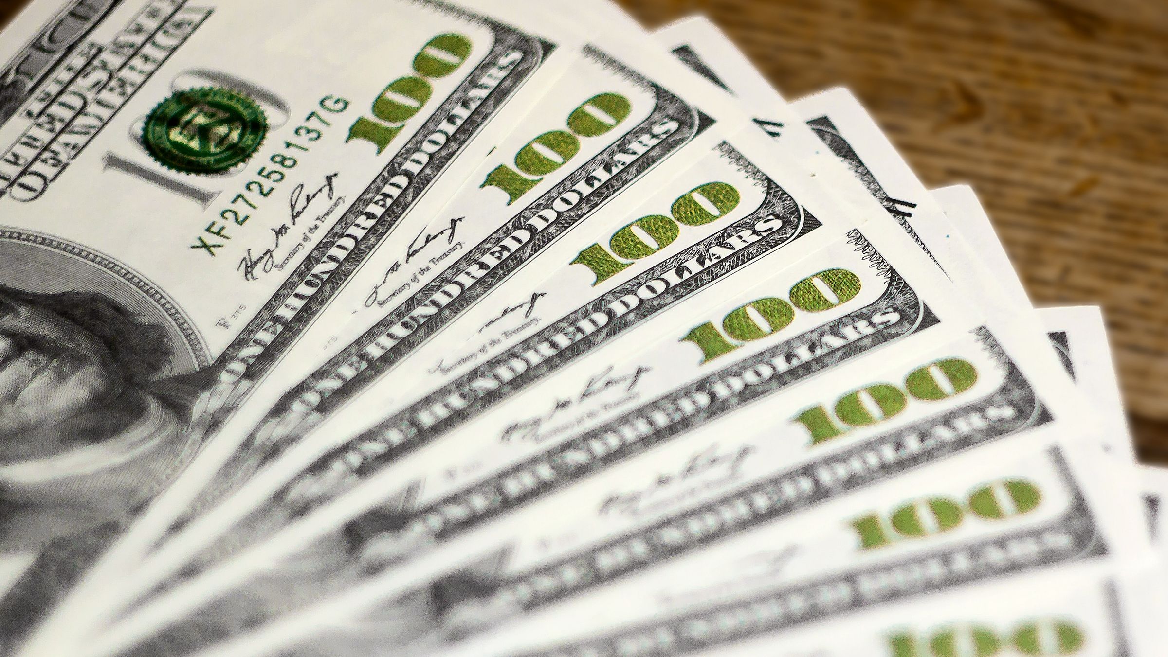 Fluxo financeiro está registrando recordes em termos de saída de dólares.