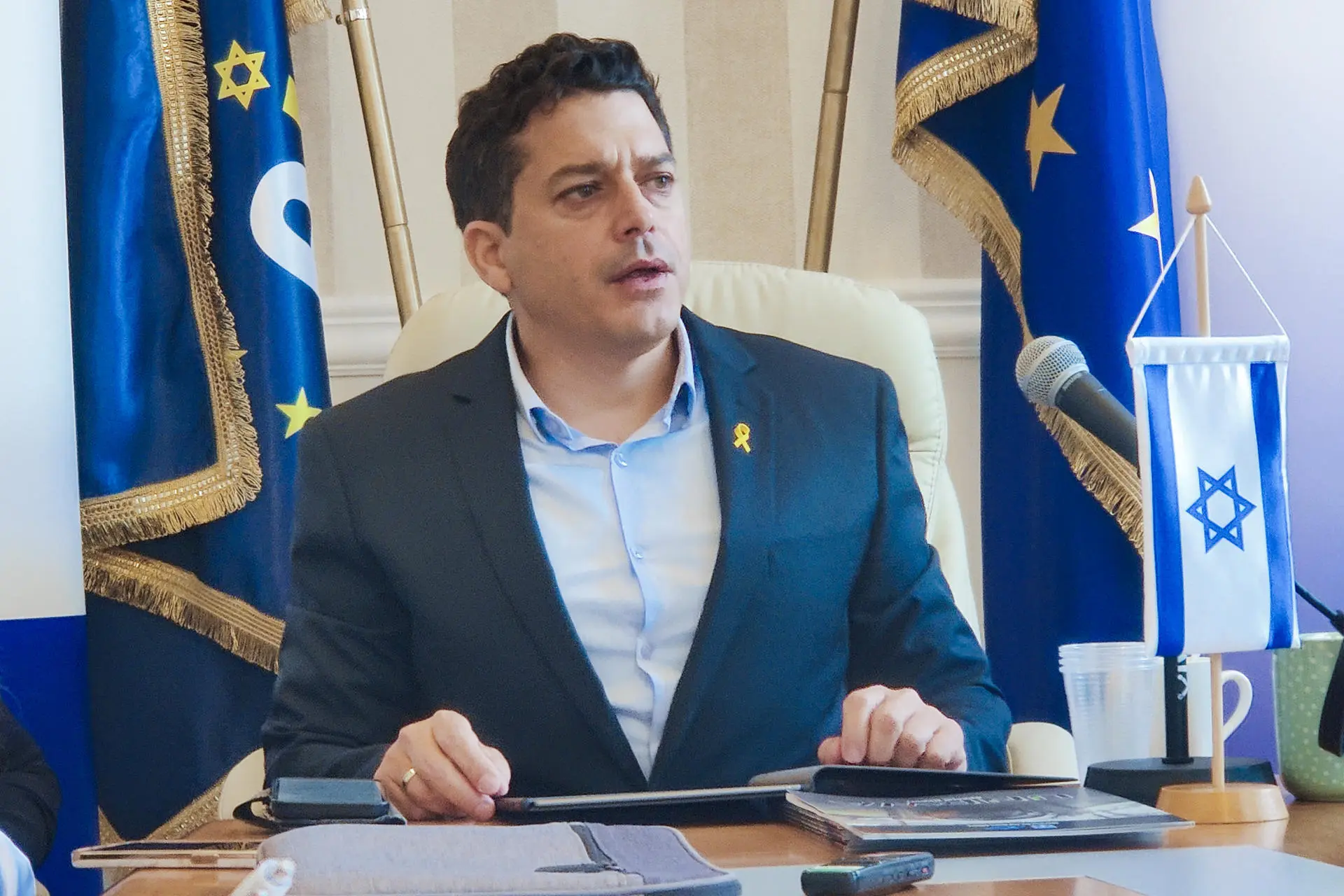 Ministro de Israel diz que Judiciário e governo Lula abraçam calorosamente apoiadores do terrorismo