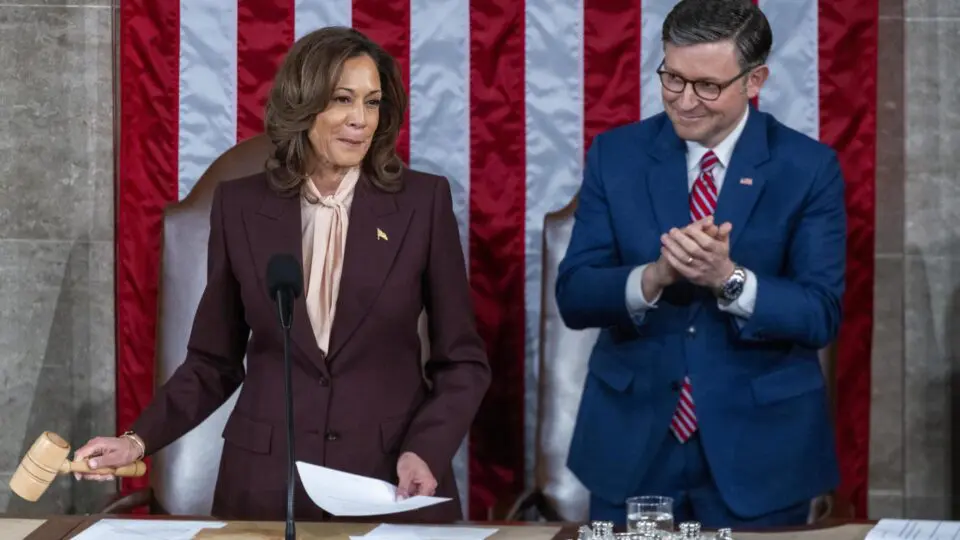 Sob liderança de Kamala Harris, Congresso dos EUA certifica vitória eleitoral de Donald Trump