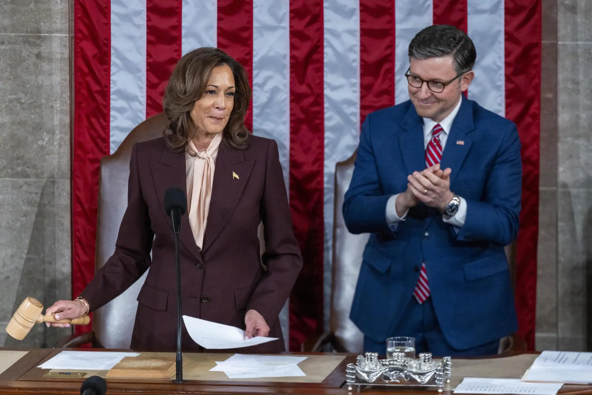 Sob liderança de Kamala Harris, Congresso dos EUA certifica vitória eleitoral de Donald Trump