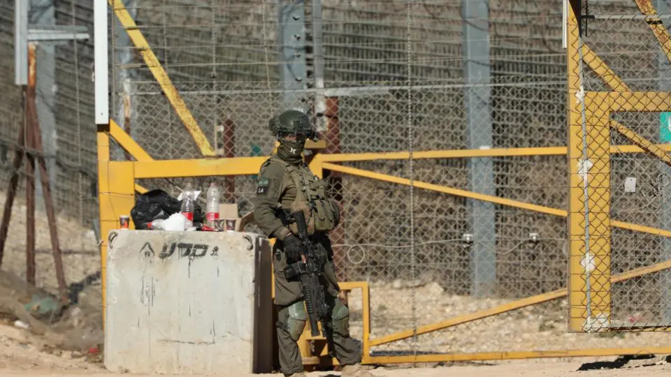 Militar de Israel não identificado em operação nas colinas de Golã