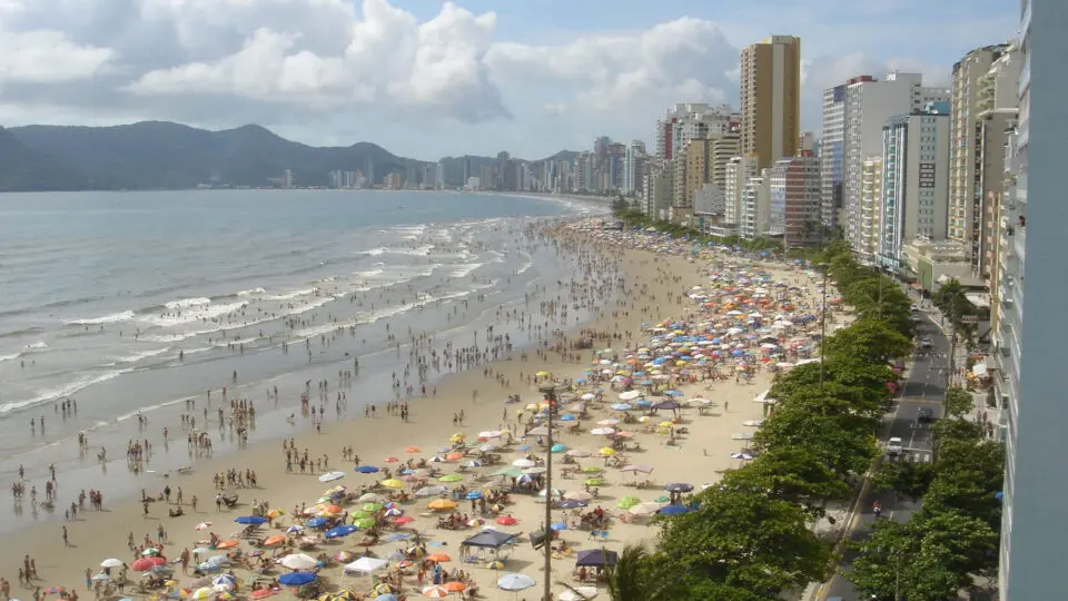 Imóveis de luxo em Balneário Camboriú atraem estrangeiros.