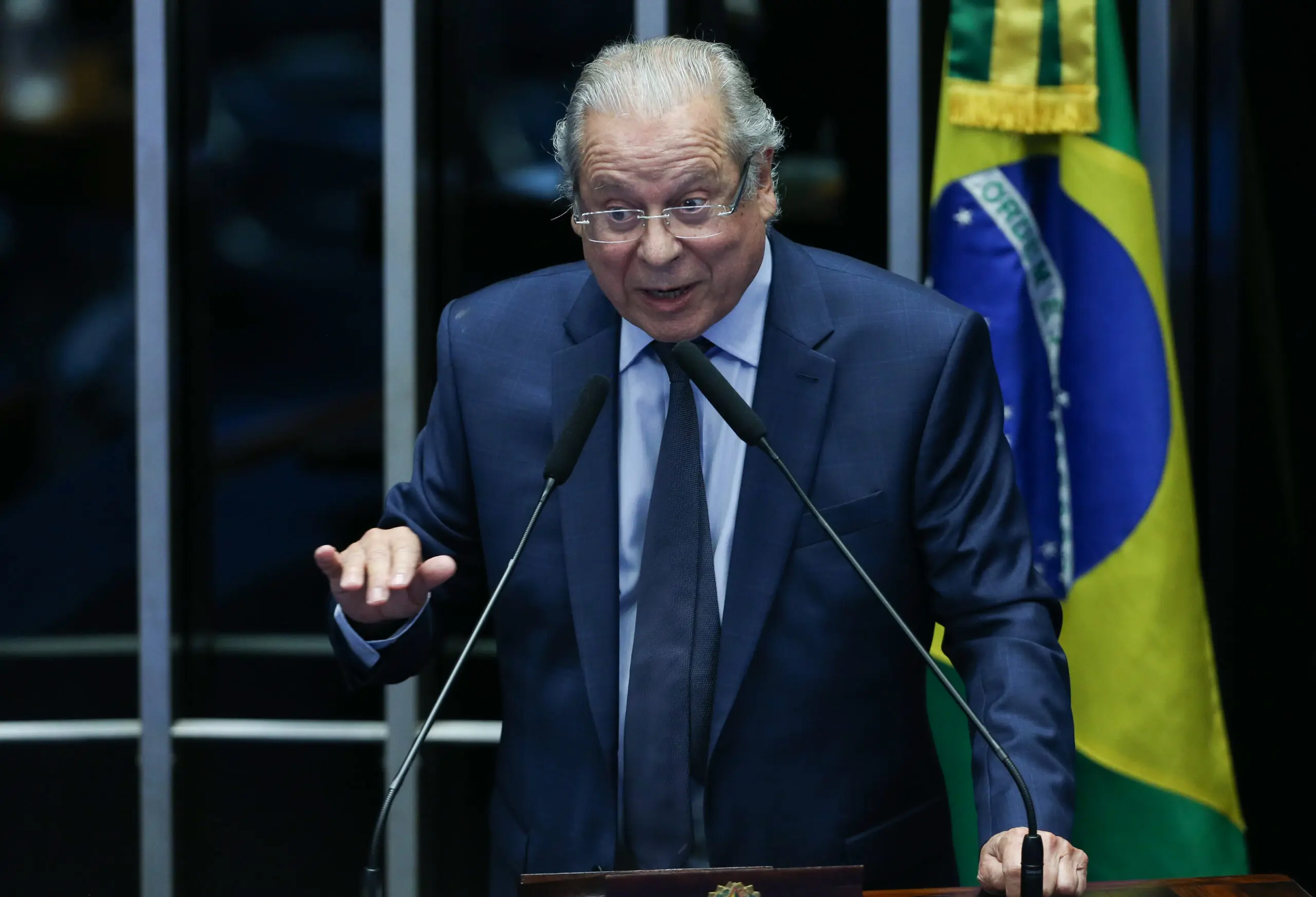 José Dirceu discursa em cerimônia no Senado, em abril de 2024