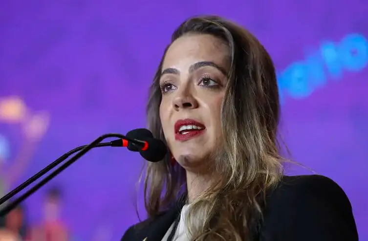 Marina Poniwas: “O controle dos ambientes digitais não pode ficar só a cargo dos pais”.